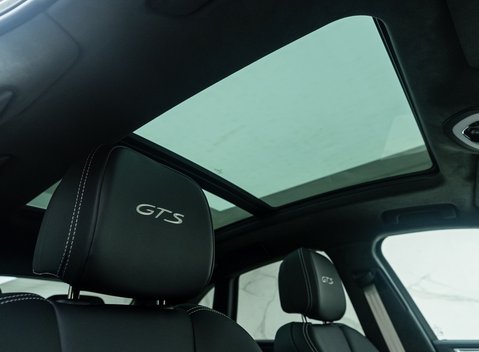 Porsche Macan GTS 17