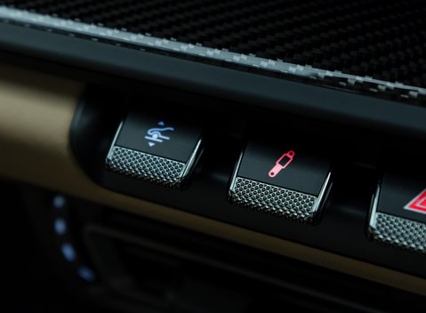 Porsche 911 GT3 TOURING (992) 22