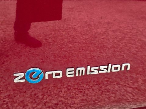 Nissan LEAF 30kWh Tekna Auto 5dr 18