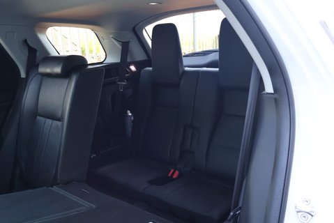 Land Rover Discovery Sport TD4 HSE 7 seater with Full Land Rover History  Black pack/alloys  pan roof  23