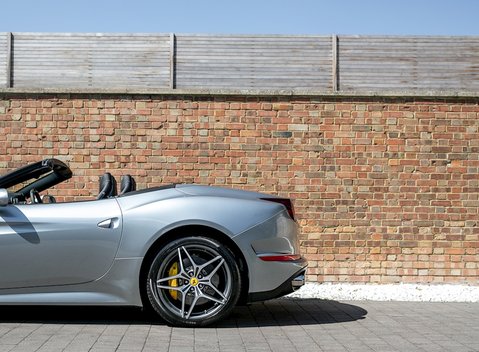Ferrari California T 25