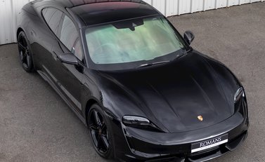 Porsche Taycan Turbo S 8