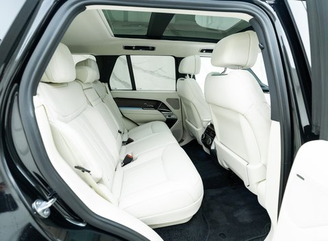 Land Rover Range Rover P400 HSE 12