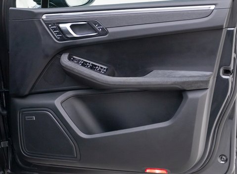 Porsche Macan GTS 22