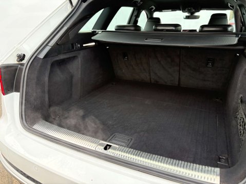 Audi A4 3.0 S4 TFSI Quattro Auto 4WD 5dr 31