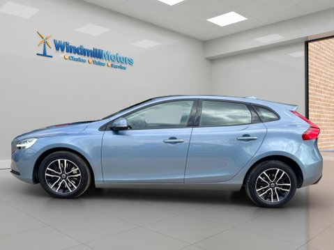 Volvo V40 2.0 D3 Momentum Nav Plus Euro 6 (s/s) 5dr 8