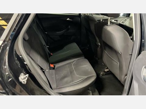 Ford Focus 1.0T EcoBoost Zetec Edition Euro 6 (s/s) 5dr 9