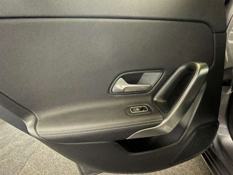 Mercedes-Benz A Class 1.3 A 180 Sport Executive Manual 5dr 33