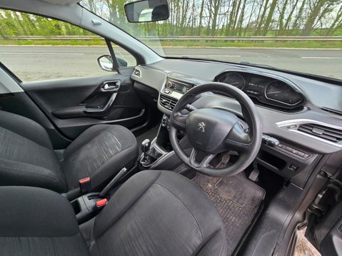 Peugeot 208 BLUE HDI ACCESS A/C 8