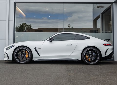 Mercedes-Benz Amg GT 63 Ultimate 3