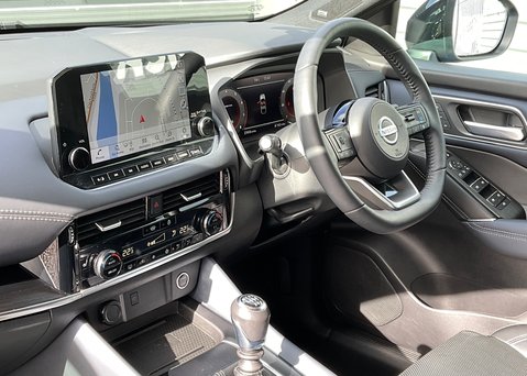 Nissan Qashqai DIG-T TEKNA PLUS MHEV 13