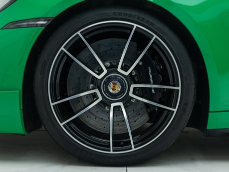 Porsche 911 Turbo S (992) 