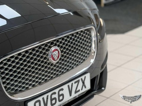 Jaguar XE 2.0d Portfolio Auto AWD Euro 6 (s/s) 4dr 7