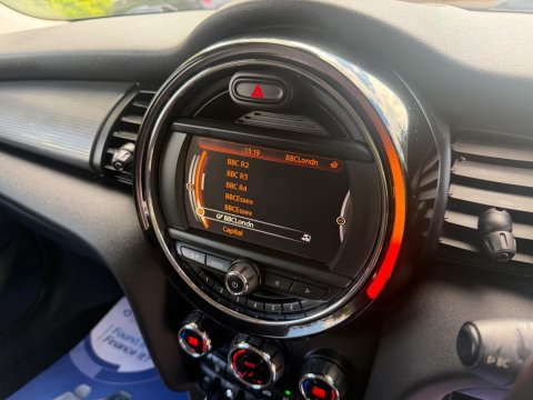 Fiat 500 1.0 MHEV Star Euro 6 (s/s) 2dr 28