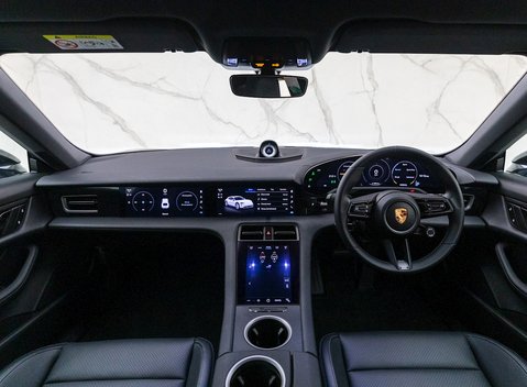 Porsche Taycan 4 Cross Turismo 17