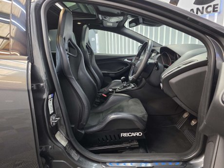 Ford Focus 2.3T EcoBoost RS Hatchback 5dr Petrol Manual AWD Euro 6 (s/s) (350 ps) 32