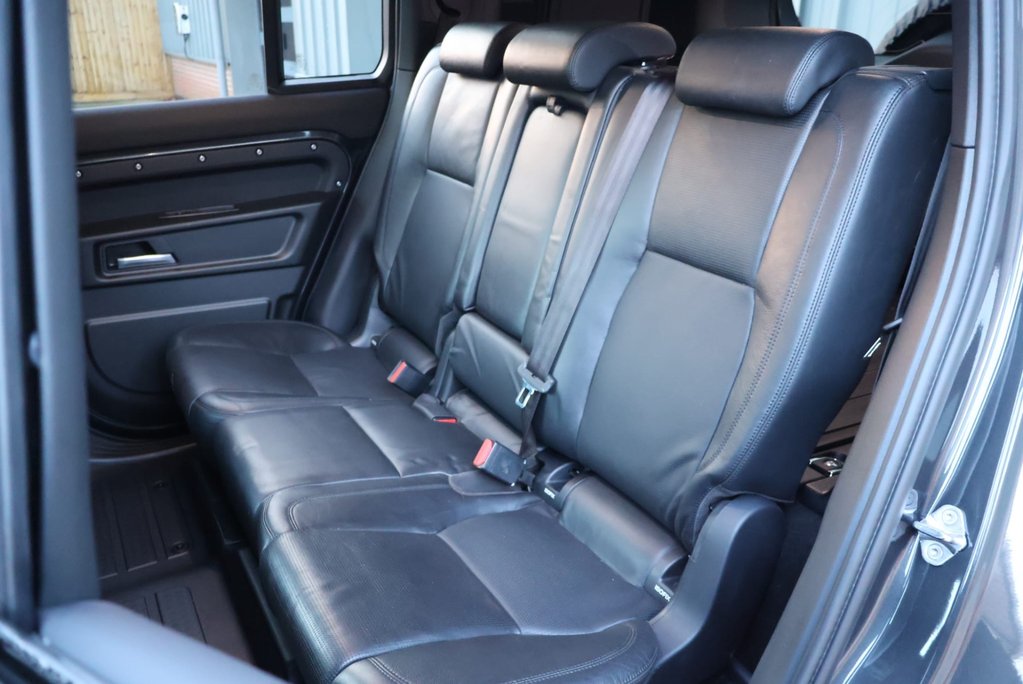 Land Rover Defender 110 2026  MODEL D350 HARD TOP X-DYNAMIC HSE SEEKER STYLED  REAR GENUINE SEATS 23