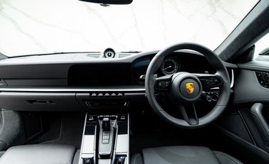 Porsche 911 Turbo S (992) 19