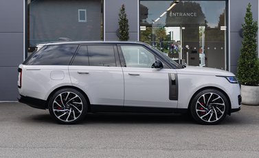 Land Rover Range Rover P510e SV 2