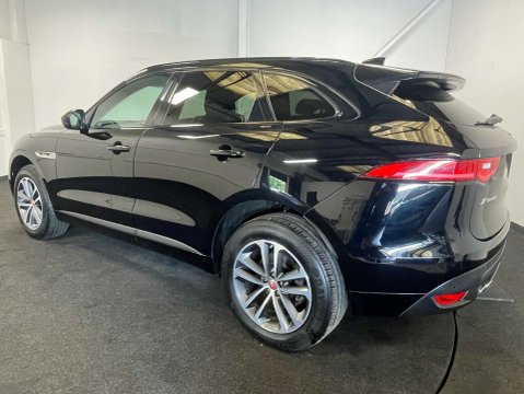 Jaguar F-Pace 2.0 F-PACE R-Sport AWD D Auto 4WD 5dr 3
