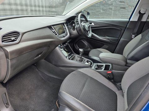 Vauxhall Grandland X 1.6 Turbo D BlueInjection Tech Line Nav Euro 6 (s/s) 5dr 39