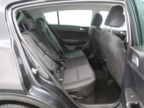 Kia Sportage 1.6 GDi 2 Euro 6 (s/s) 5dr 23