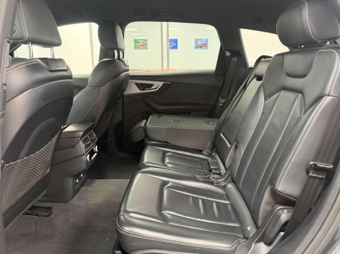 Audi SQ7 4.0 TDI V8 SUV 5dr Diesel Tiptronic quattro Euro 6 (s/s) (435 ps) 41