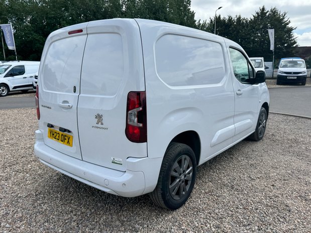 Peugeot Partner AUTO SWB L1H1 Low Roof Premium Plus Air Con Alloys Nav Sensors EURO 6 6