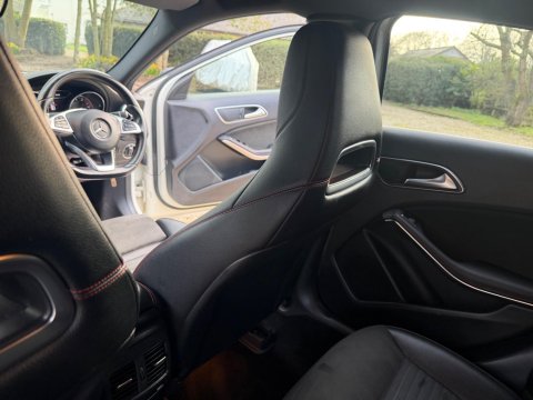 Mercedes-Benz A Class 1.6 A180 AMG Line (Executive) 7G-DCT Euro 6 (s/s) 5dr 31