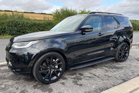 Land Rover Discovery D300 HSE Panel Van - Rear Seat Conversion / Black Pack 1