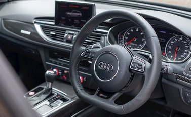 Audi RS6 Avant Performance 11