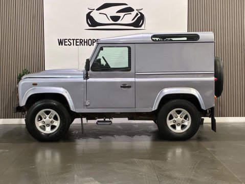 Land Rover Defender 2.4 TDCi Hard Top SUV 4WD SWB Euro 4 3dr 10