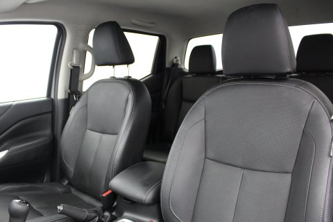 Nissan Navara Double Cab 2.3 dCi Tekna Pickup 4WD Euro 6 10
