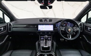 Porsche Cayenne Turbo S E-Hybrid 15