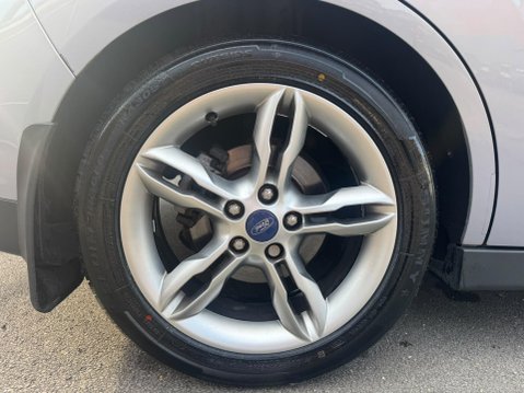 Ford C-Max 1.0T EcoBoost Titanium X Euro 5 (s/s) 5dr 20