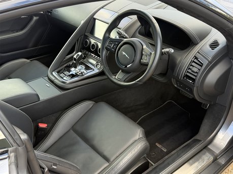 Jaguar F-Type 75 40