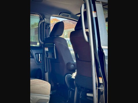 Toyota Voxy Hybrid 7 Seater 62