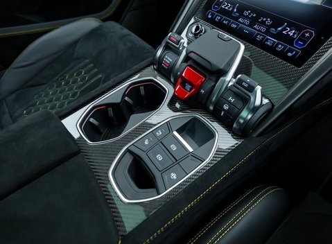 Lamborghini Urus Performante 24