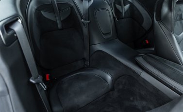 Aston Martin DBS Superleggera 18