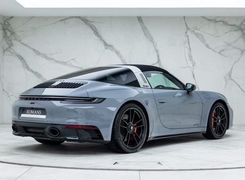 Porsche 911 Targa 4 GTS (992) 27