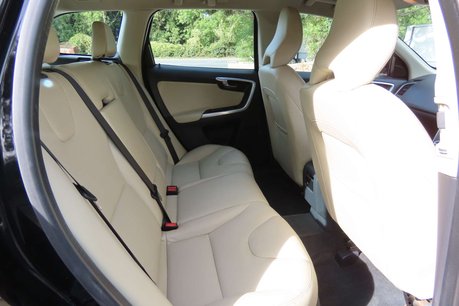 Volvo XC60 2.0 D4 SE Lux Nav SUV 5dr Diesel Manual Euro 6 (s/s) (190 ps) 9