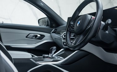 BMW M3 COMPETITION M XDRIVE TOURING 10