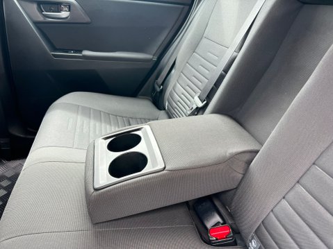 Toyota Auris VVT-I ICON TECH TOURING SPORTS 70