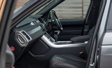 Land Rover Range Rover Sport 3.0 SDV6 URBAN 20