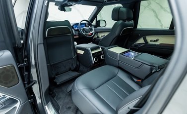 Land Rover Range Rover P530 SV 19