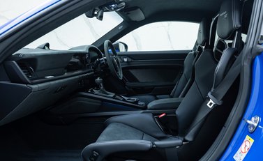 Porsche 911 GT3 RS (992) 18