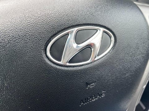 Hyundai ix35 2.0 CRDi Premium Auto 4WD Euro 5 5dr 21