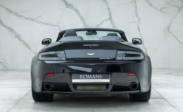 Aston Martin V12 Vantage S Roadster 8