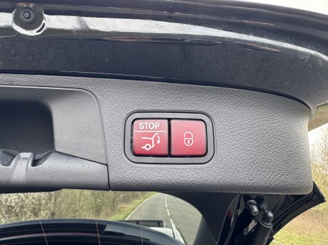 Mercedes-Benz EQA EQA 350 4Matic AMG Line Premium Plus Auto Electric 66 KWH PAN ROOF/HEADS UP 33