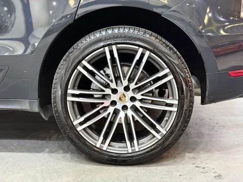 Porsche Macan 3.0 TD V6 S SUV 5dr Diesel PDK 4WD Euro 6 (s/s) (258 ps) 14